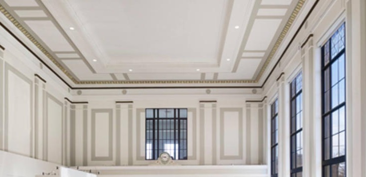 The cost of interior design services can vary significantly depending on a variety of factors, including the size of the project, the complexity of the design, and the materials and products used.